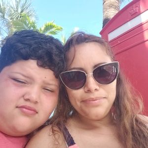 Meet your Posher, Ana